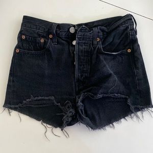 Levi’s 501 High-Rise Shorts in Black Jean Size W24
